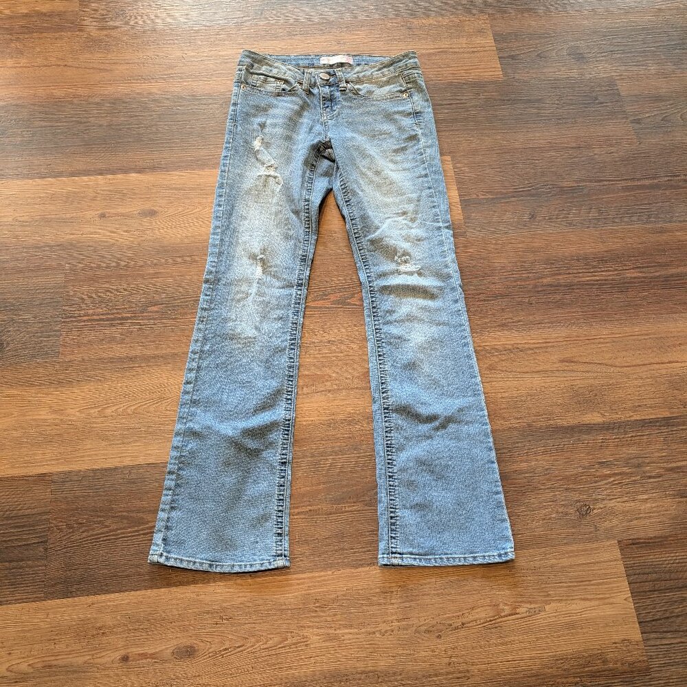 No Boundaries Mid Rise Distressed Straight Leg Jeans